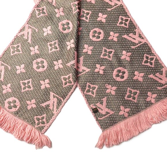 Louis Vuitton LV Pink Silver Shine Monogram Logomania Scarf Pre-Owned - Picture 10 of 13